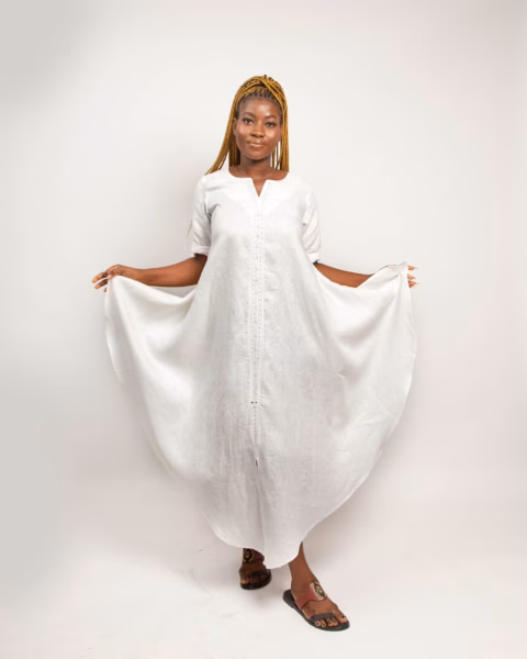 Embroidered Patapater in white linen